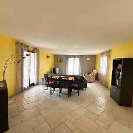 Vakantiehuis Pour 8 Avec Clim Et Parking Proche De La *