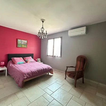 Pour 8 Avec Clim Et Parking Proche De La