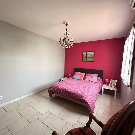 Pour 8 Avec Clim Et Parking Proche De La *