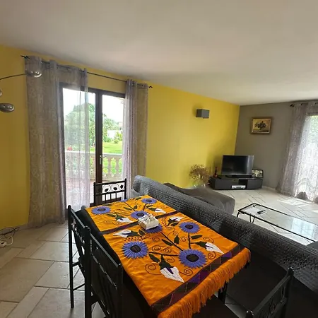 Pour 8 Avec Clim Et Parking Proche De La